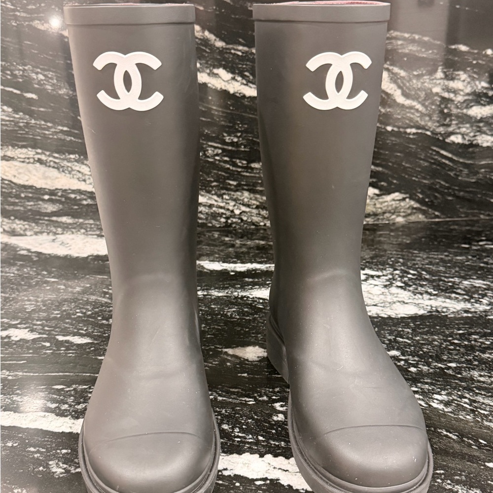 CHANEL Boots